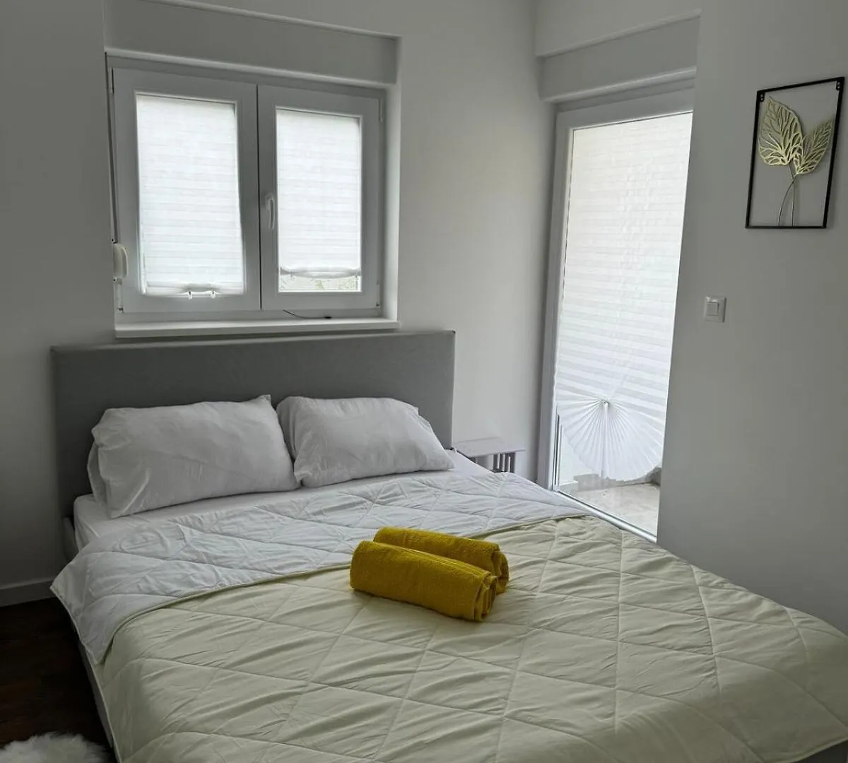 Inviting And Bright 90 M2 Residence With 4 Balconies ビオグラード・ナ・モル クロアチア
