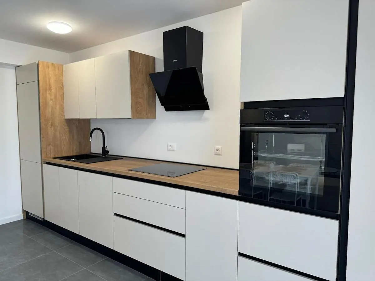 アパート Inviting And Bright 90 M2 Residence With 4 Balconies ビオグラード・ナ・モル